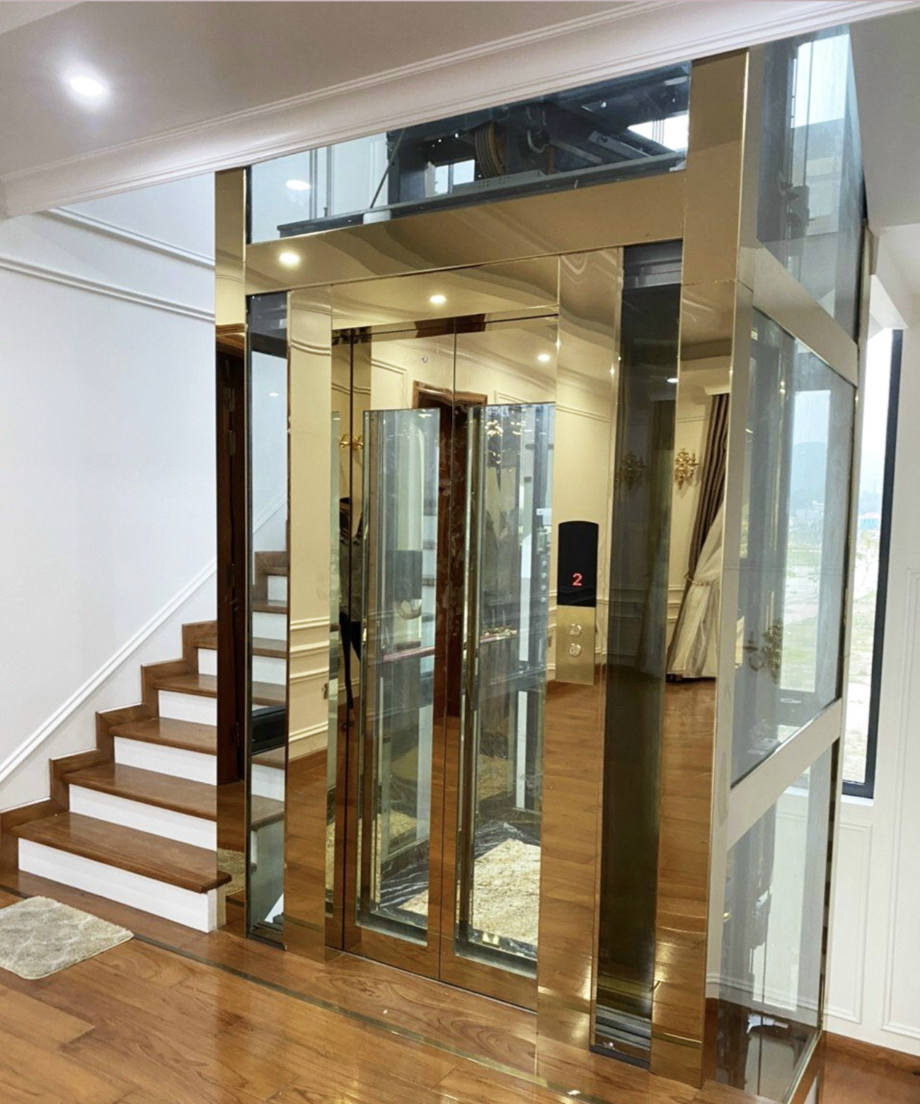 THANG MÁY KÍNH: ƯU NHƯỢC ĐIỂM VÀ LƯU Ý KHI LẮP ĐẶT