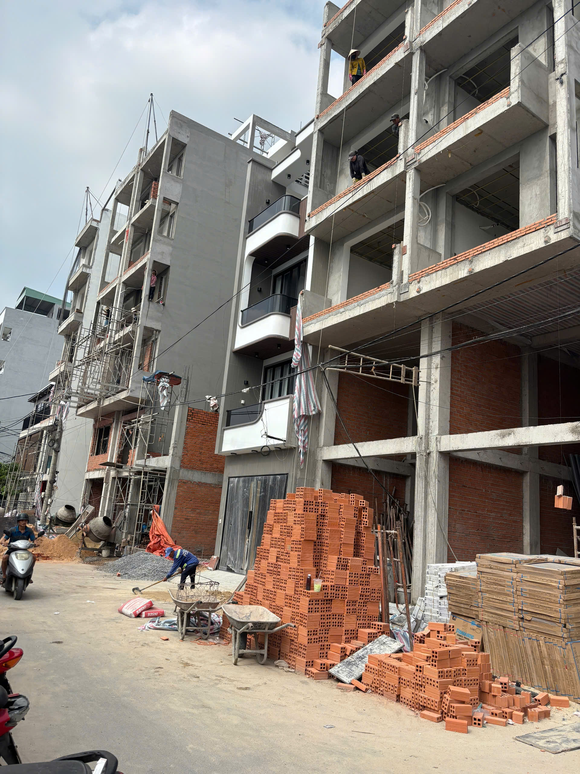 Thang máy Nhà ở 450kg - 7 tầng