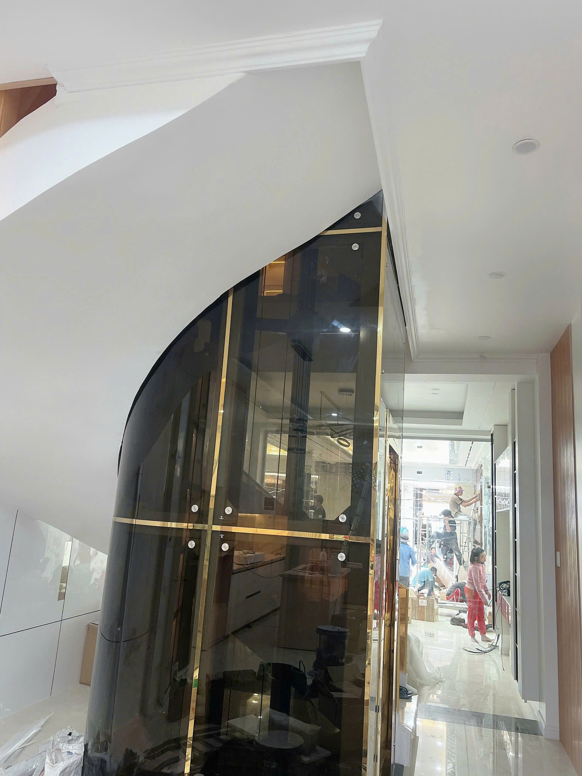 THANG MÁY TRÒN CAO CẤP 1 - VHS09